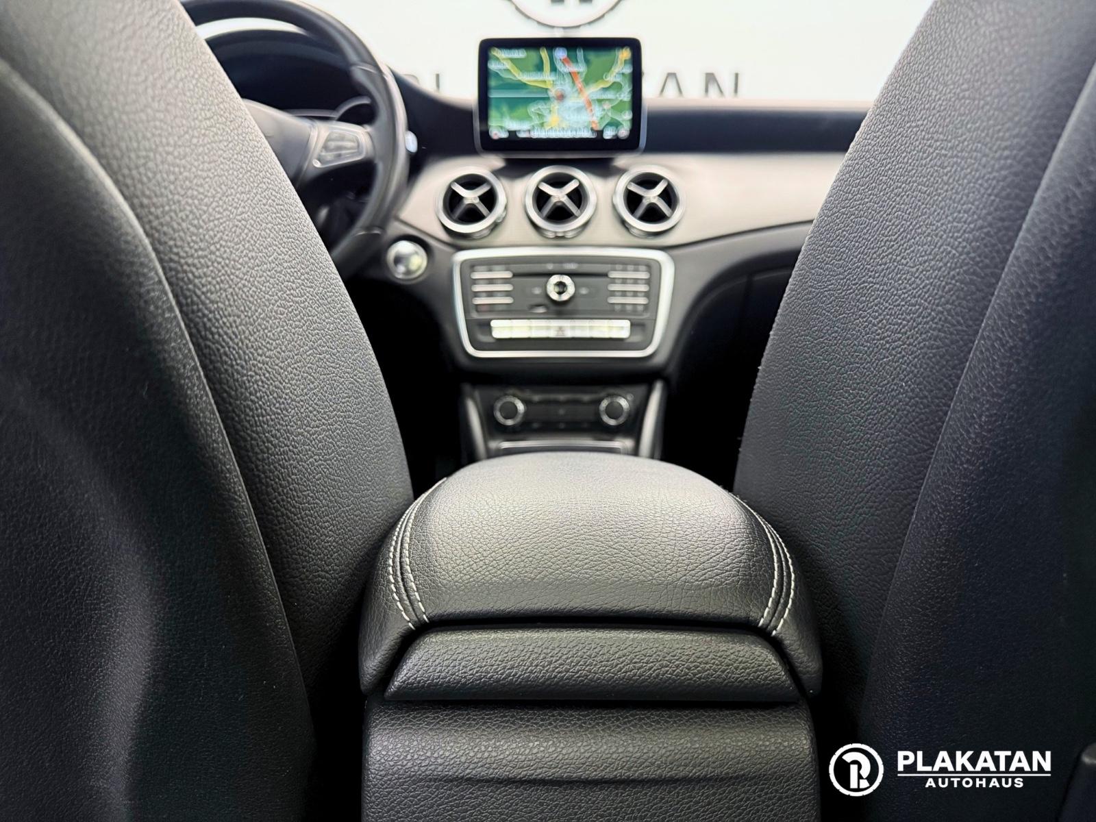 Mercedes-Benz GLA 200 AMG Night Packet Panorama Memory