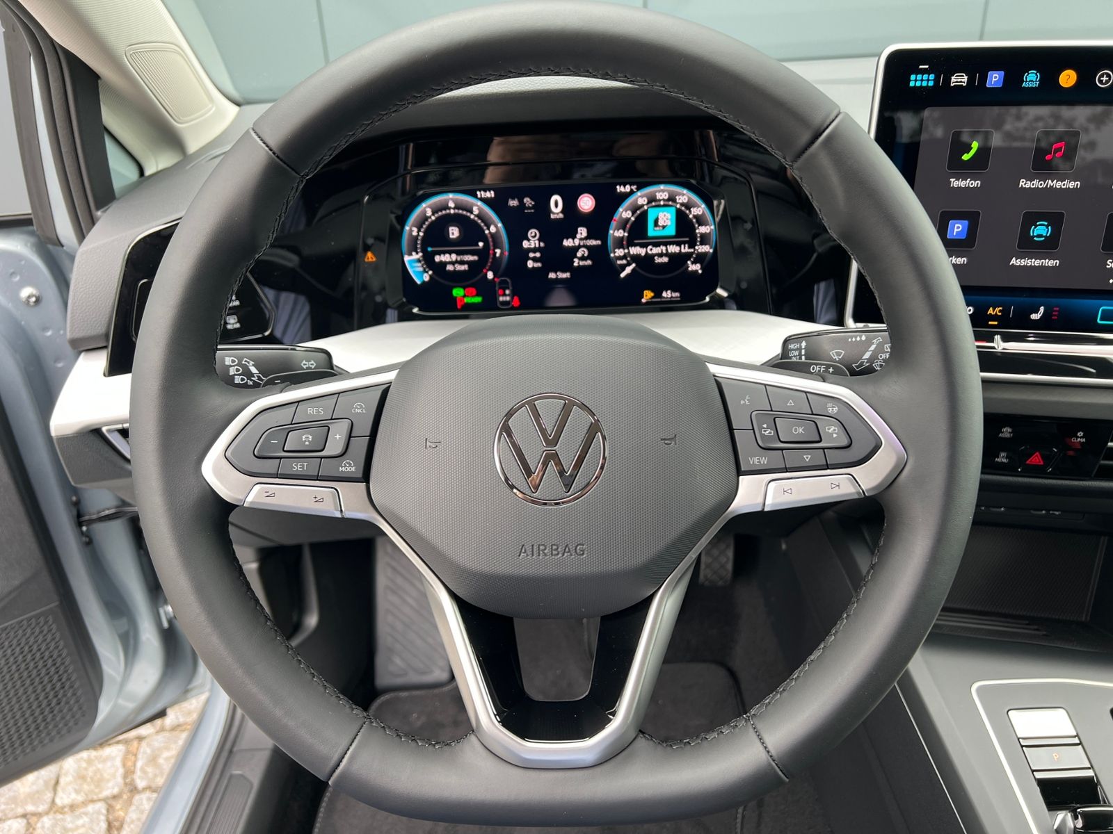 Fahrzeugabbildung Volkswagen Golf VIII Life 1.5 eTSI DSG *LED, ACC, Kamera, 1