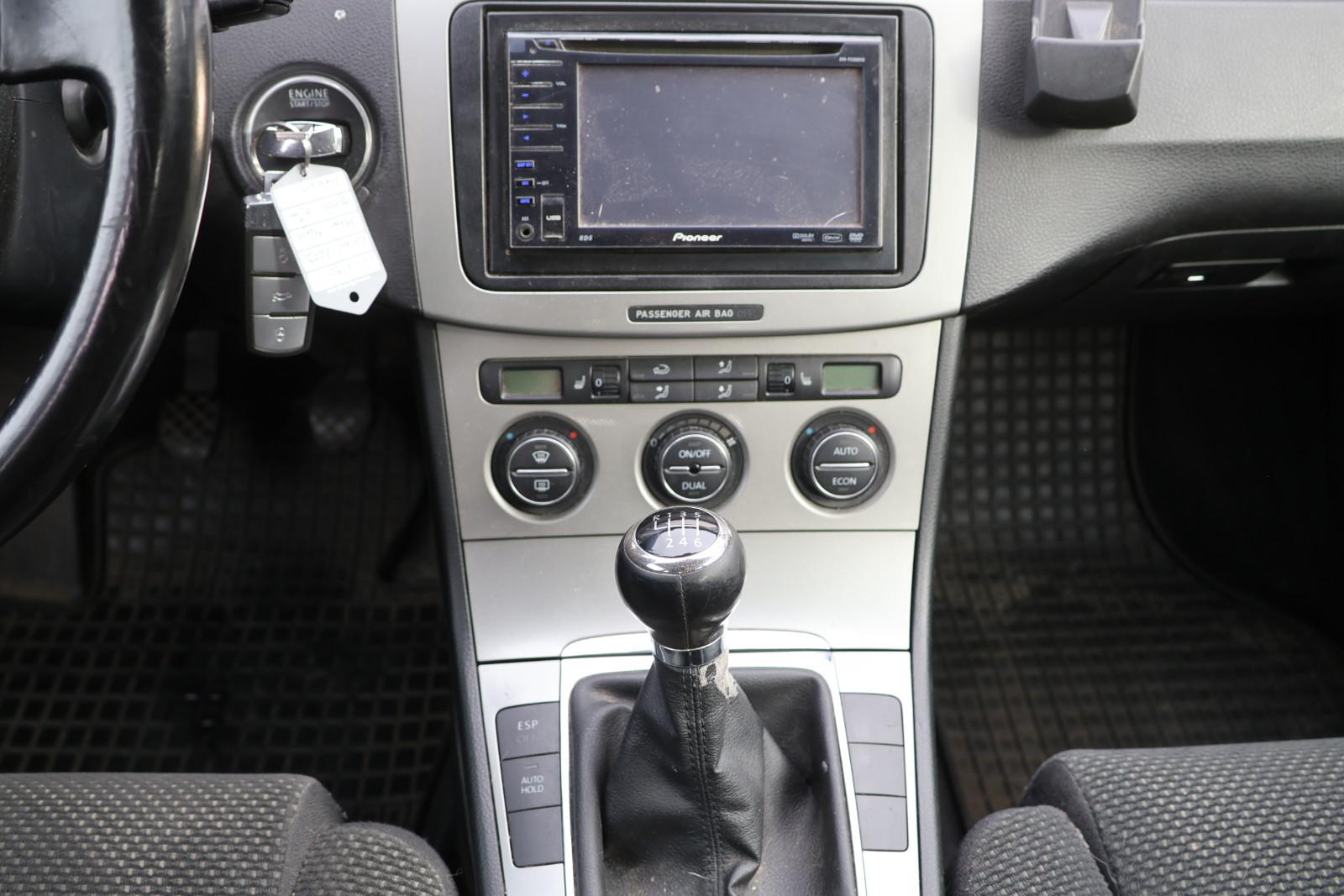 Volkswagen Passat 2006 — photo 11