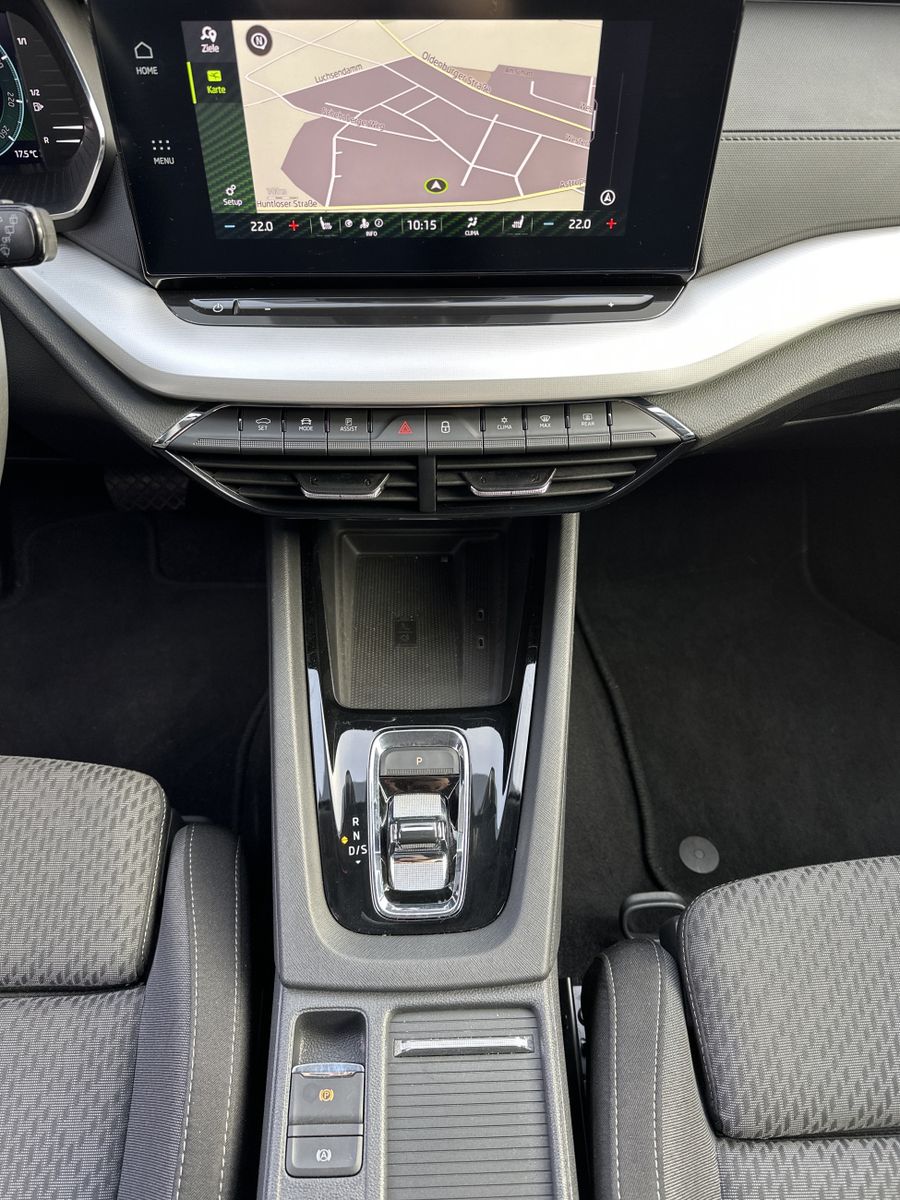 Fahrzeugabbildung SKODA Octavia Combi 2.0 TDI DSG Clever NAV+LED+ACC+KAM