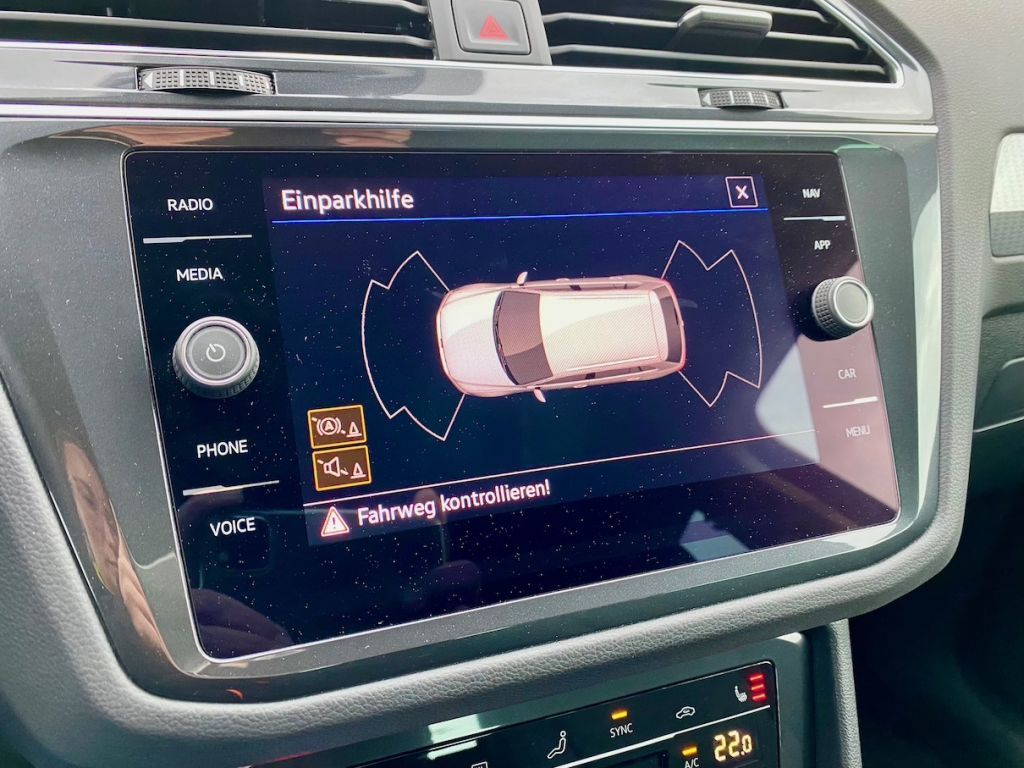 Fahrzeugabbildung Volkswagen Tiguan 1.5 TSI Life AAC NAVI SHZ PDC MASSAGE