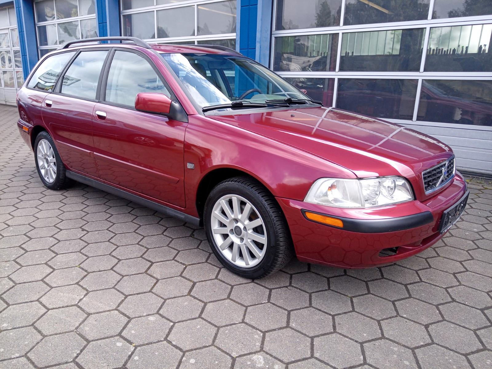 Volvo V40 Classic Limited Edition 1.8/HU neu