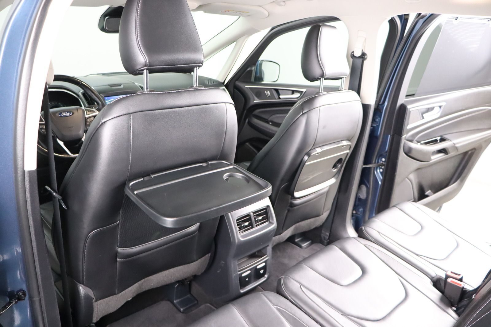 Fahrzeugabbildung Ford S-MAX * Massage * RFK * Pano Titanium