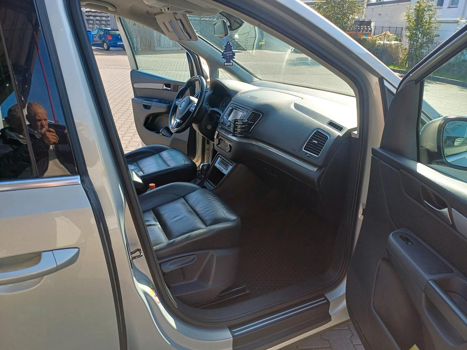 Volkswagen Sharan 2011 — engine 200 HP (147kW)