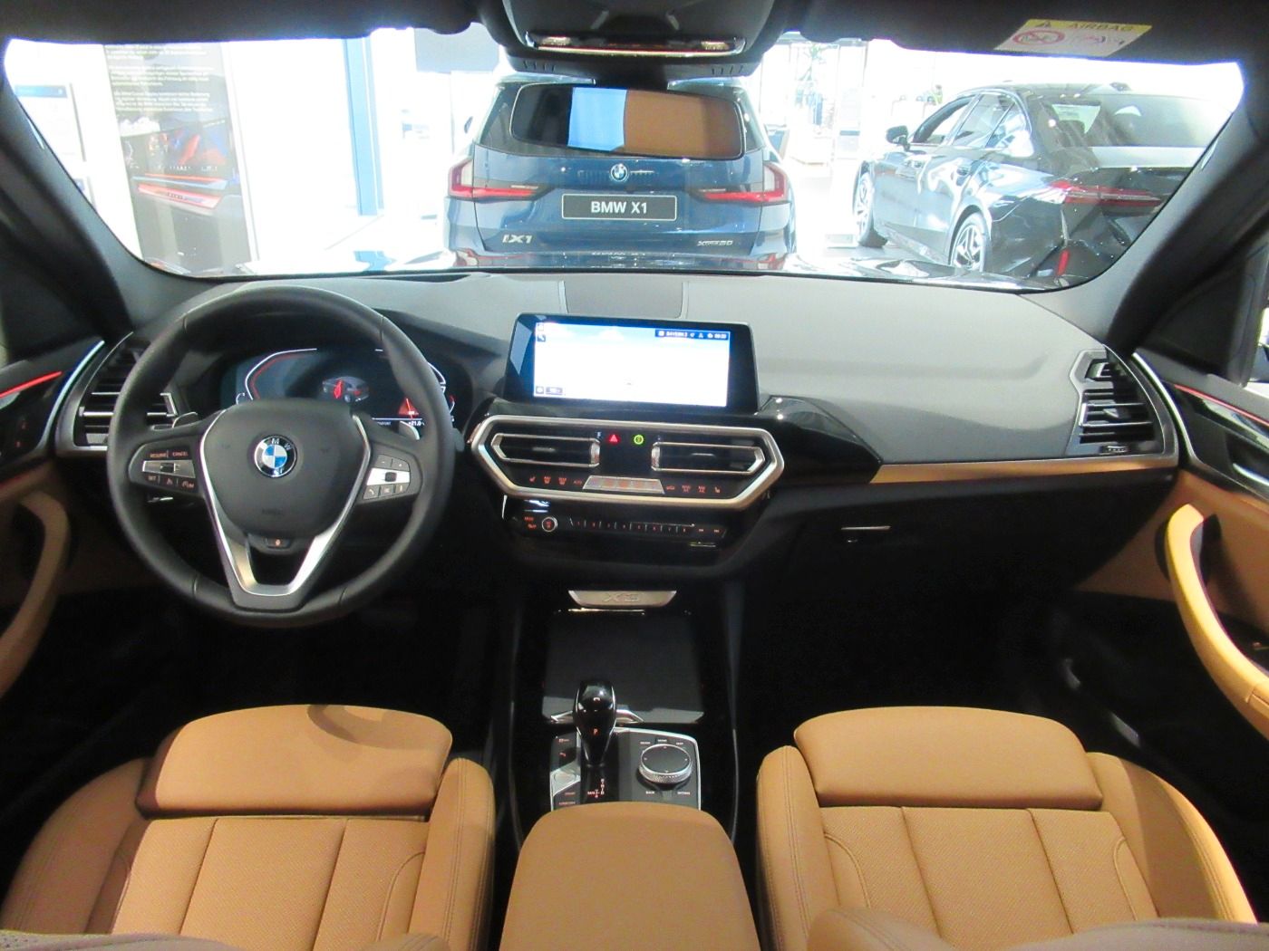 Fahrzeugabbildung BMW X3 xDrive20i 19''LM/AHK/RFK/DrivAssi/AdaptLED