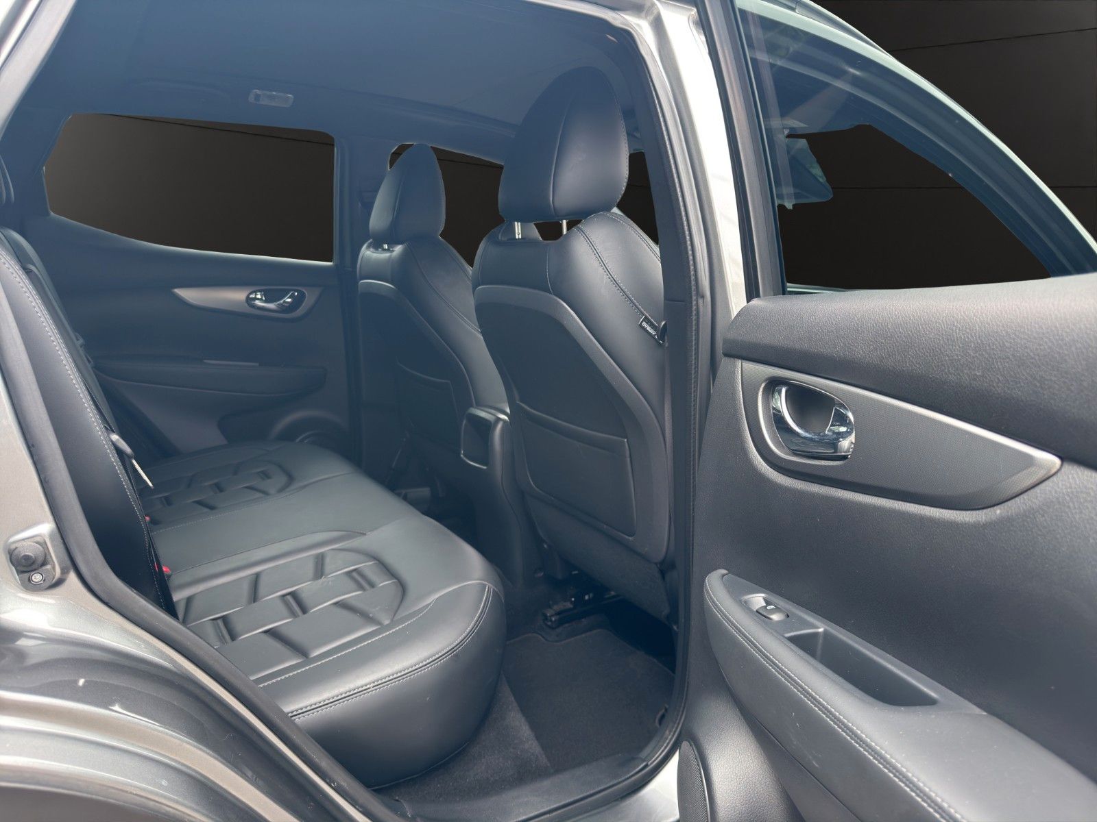 Fahrzeugabbildung Nissan Qashqai Tekna Automatik/Vollaustattung/
