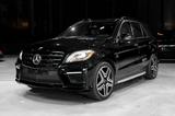 Mercedes-Benz ML 63 AMG - schwarze Mercedes-Benz ML 63 AMG