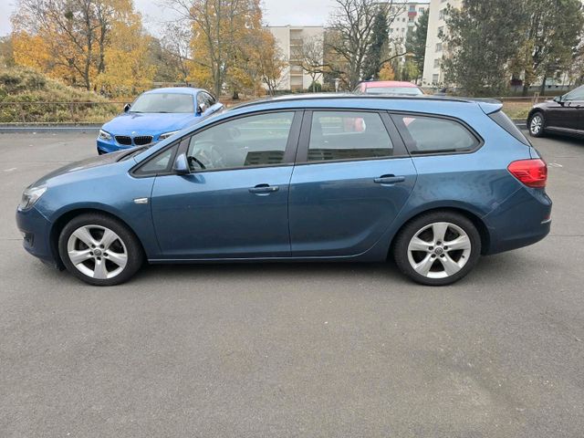 Opel Astra J Sports Tourer 1.7 CDTI