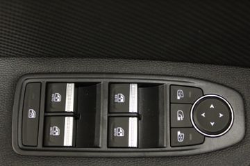 Fahrzeugabbildung Renault Captur E-TECH Plug-In hybrid 160 engineered