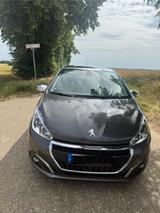 Peugeot 208 PureTech 110 EAT 6 Signature Signature - Peugeot 208: Signature