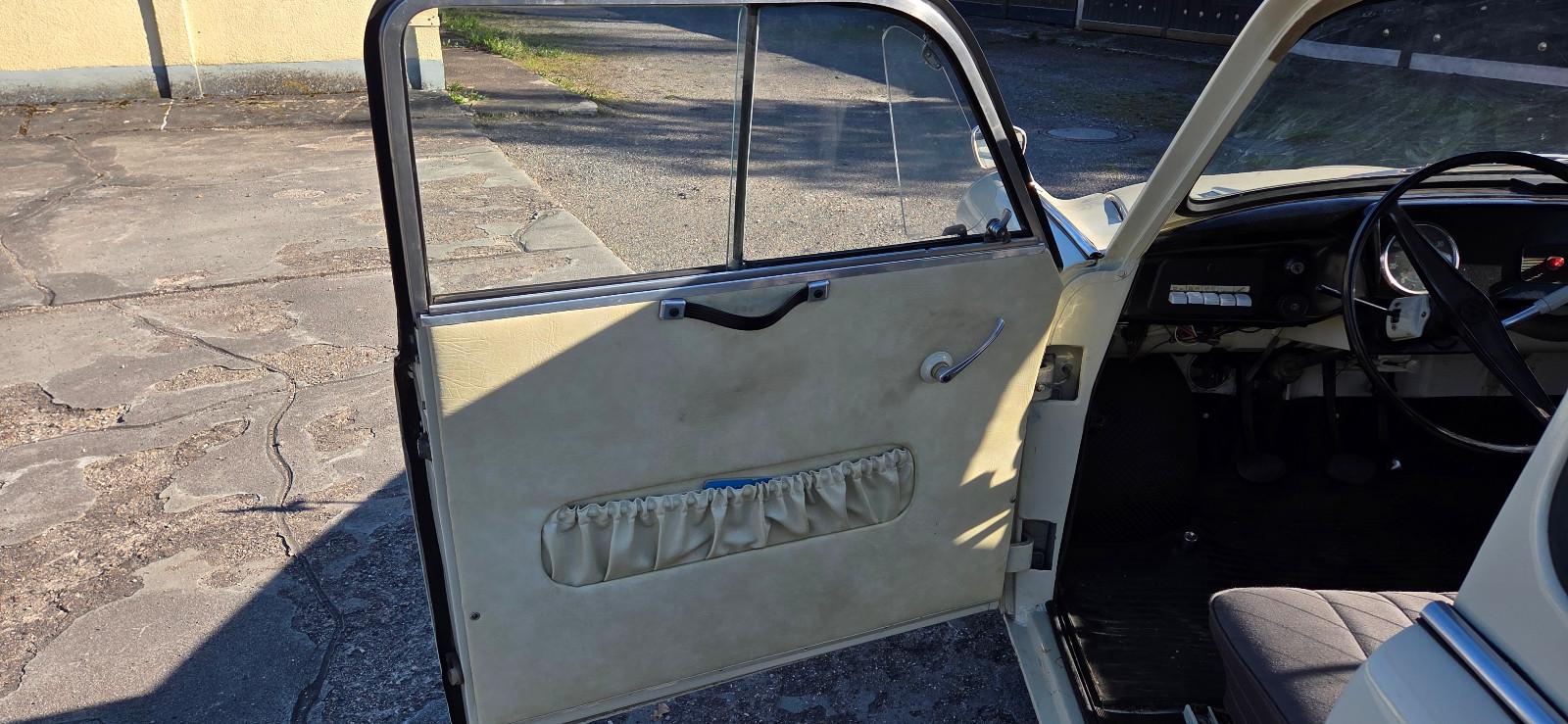 Trabant 600 camping