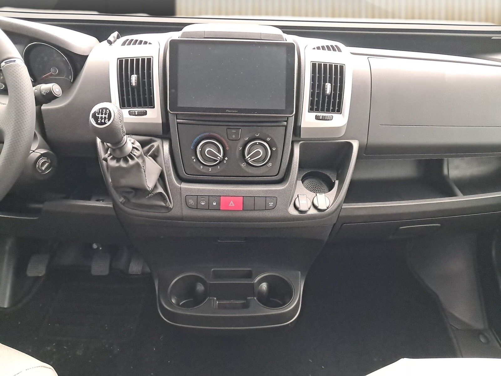 Fahrzeugabbildung Pössl Summit Shine 600 Citroen 140 PS Solar,AHK,Markis