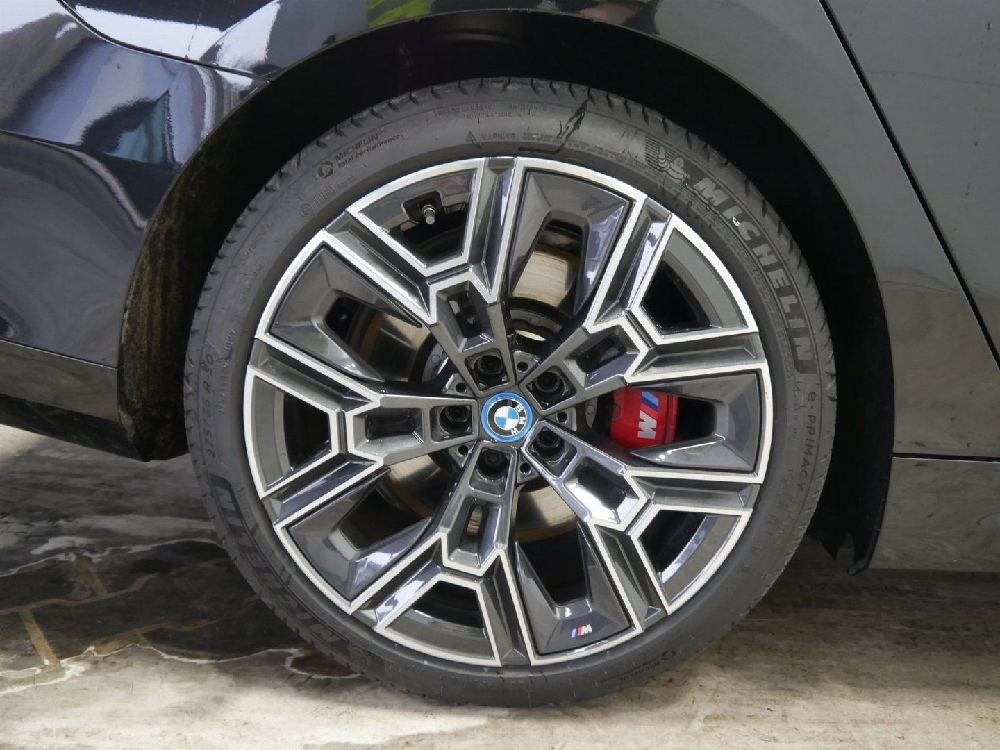 Fahrzeugeinzelansicht 15 Fahrzeugabbildung BMW i5 M60 xDrive Limousine, Sitheizung vorne und hi