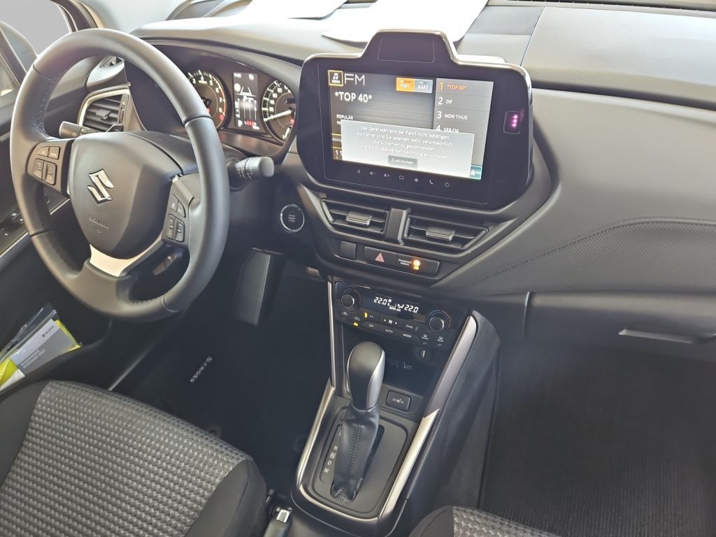 Fahrzeugabbildung Suzuki S-Cross 1.4 Automatik Comfort Navi LED PDC Rückf