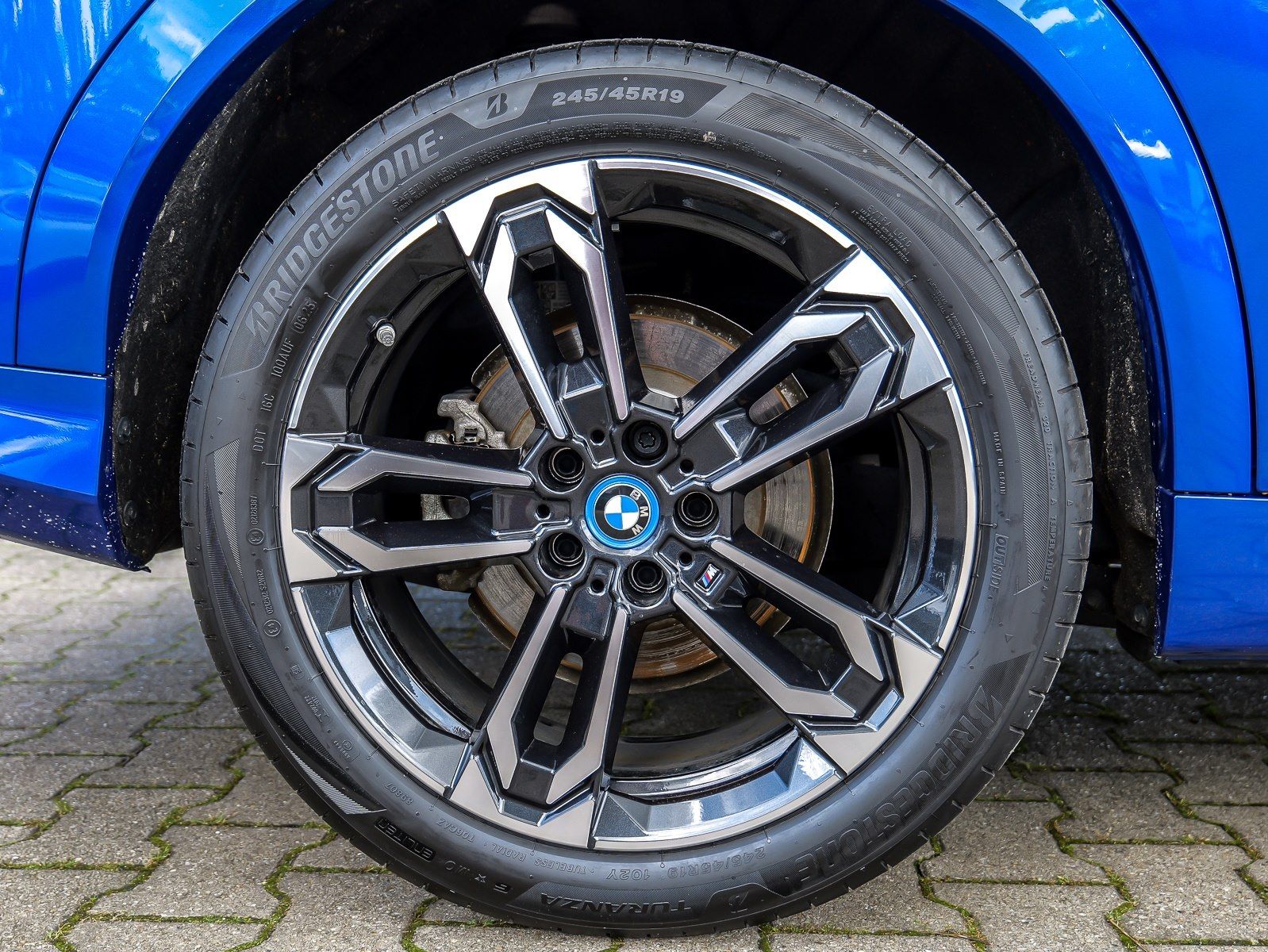 BMW iX2 - Bild 5