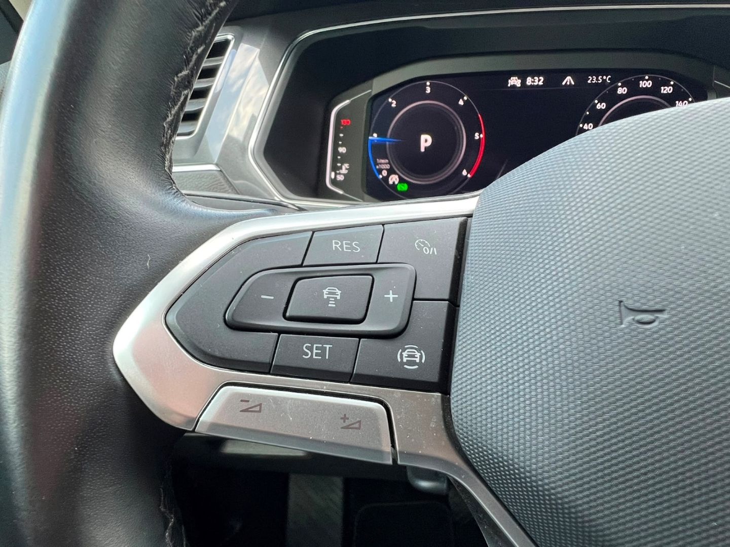 Tiguan Allspace 2.0TDI DSG - APP*LEDER*7SITZ*1HD