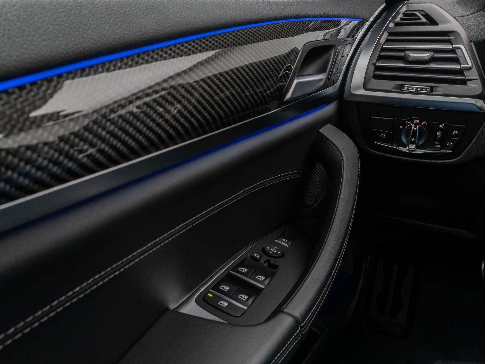 Fahrzeugabbildung BMW X3 M Competition Laser Panoram HUD DAB H/K 360°