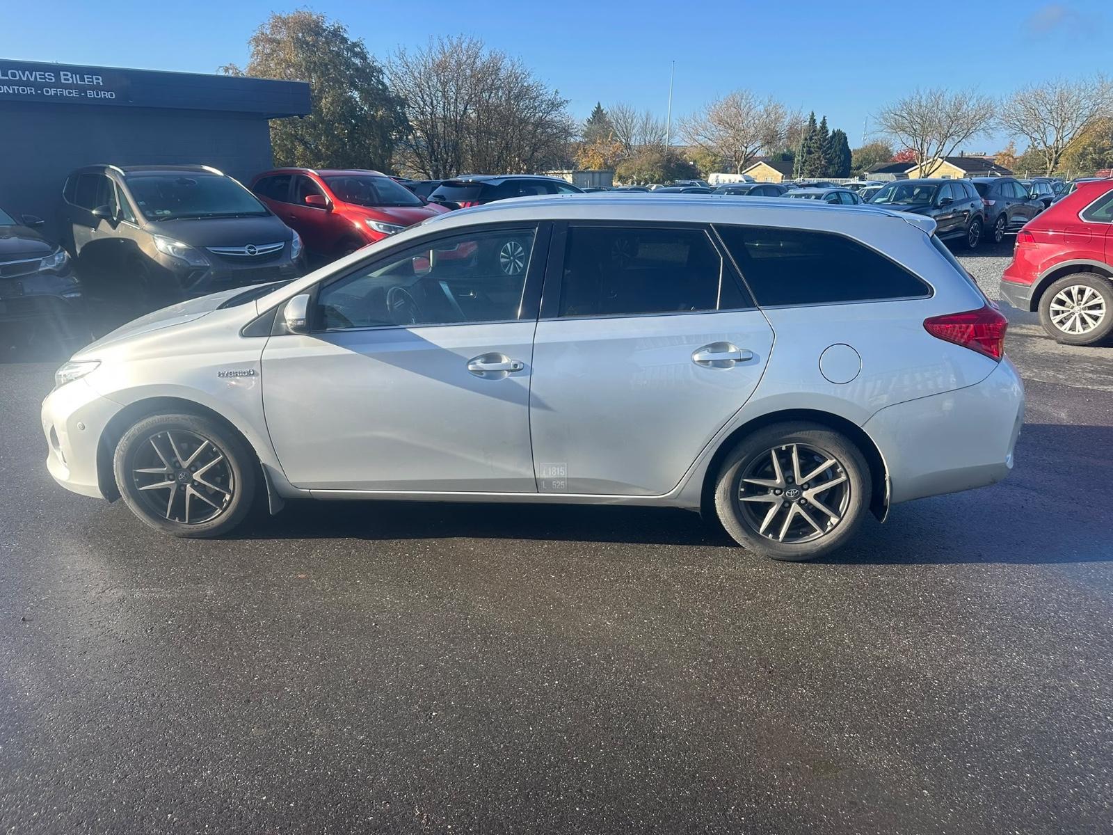 Toyota Auris 2014 — photo 6
