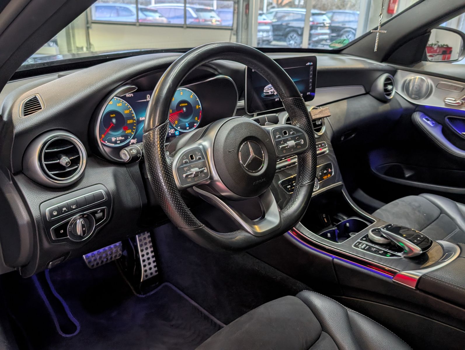 Fahrzeugabbildung Mercedes-Benz C 300 d 4M AMG-Line ACC Multibeam 360° Pano Voll