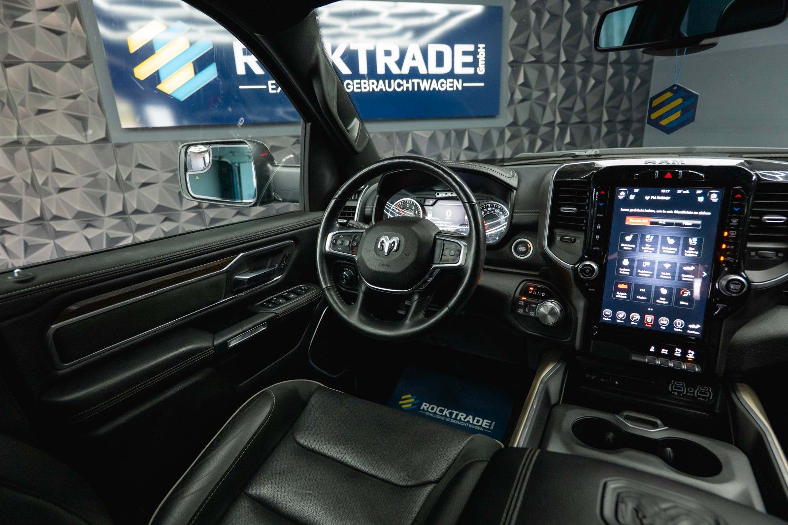 Fahrzeugabbildung Dodge RAM 5.7 V8 HEMI 4x4 NIGHT LARAMIE *RAM BOX*LED*