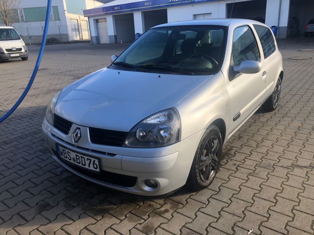 Renault Clio Authentique 1.2 16V