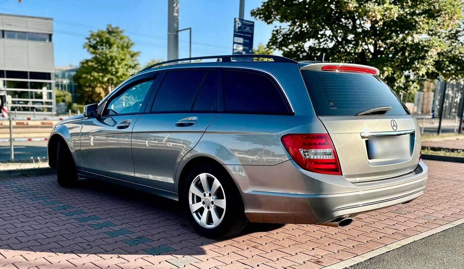Mercedes-Benz C220 2012 — rear view