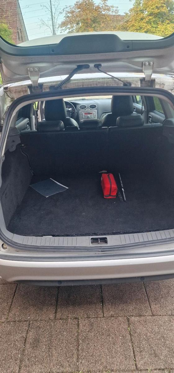 Ford Focus 2009 — photo 8