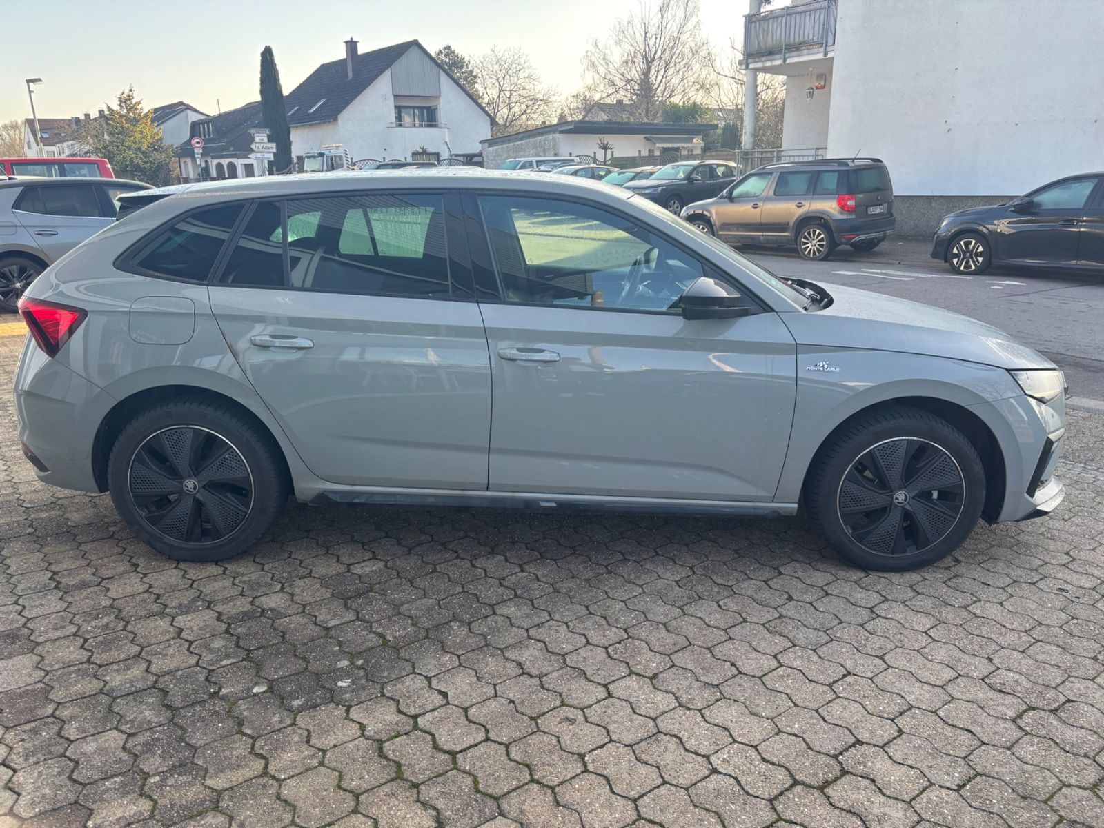 Fahrzeugabbildung SKODA Scala MC 1.5 TSI PANO KAM SHZ
