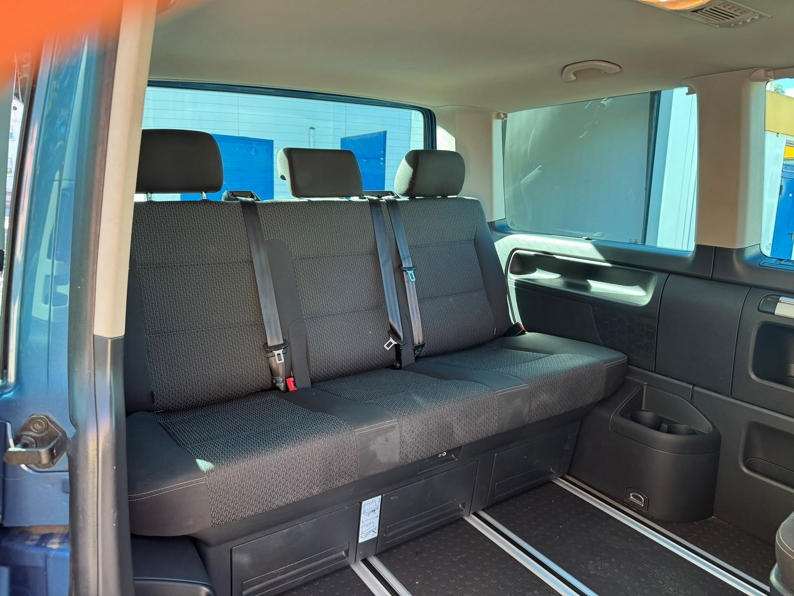 Fahrzeugabbildung Volkswagen T6 Multivan Trendline DSG WEBASTO