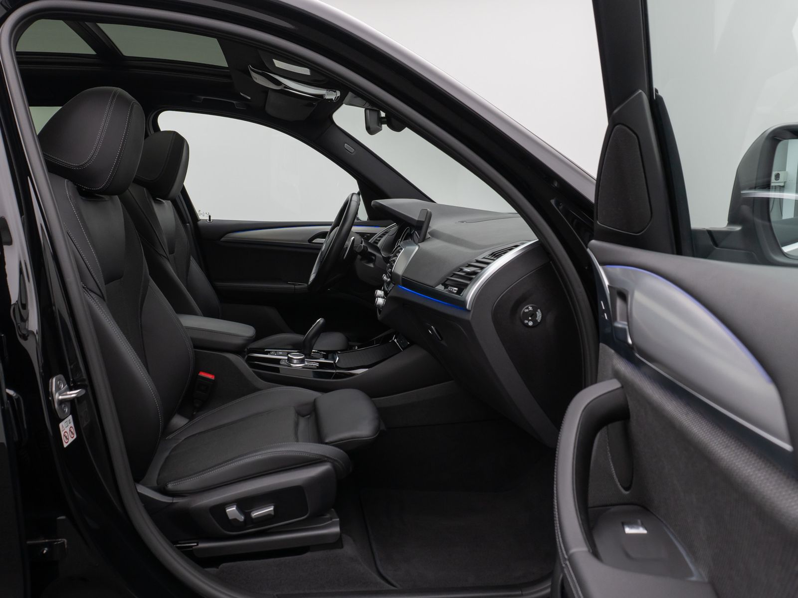 Fahrzeugabbildung BMW X3 xD20d xLine Panorama 360°DAB HiFi AHK Komfort