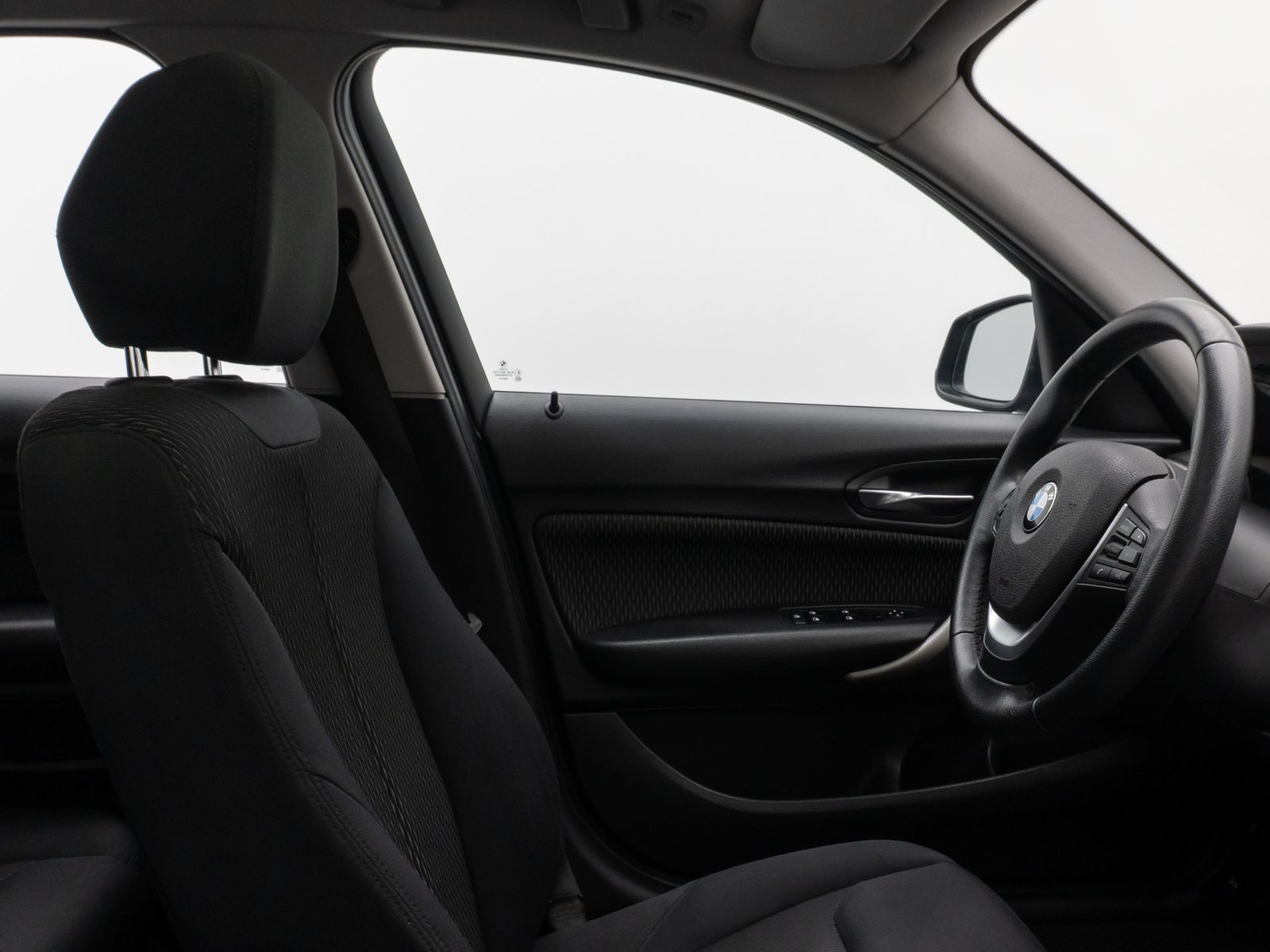 Fahrzeugabbildung BMW 116d  Advantage Paket Plus Glasdach AHK PDC Navi