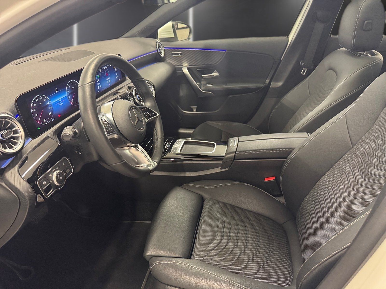 Fahrzeugabbildung Mercedes-Benz A 200 Progressive*Pano*AHK*Distron*Totwink*360°*