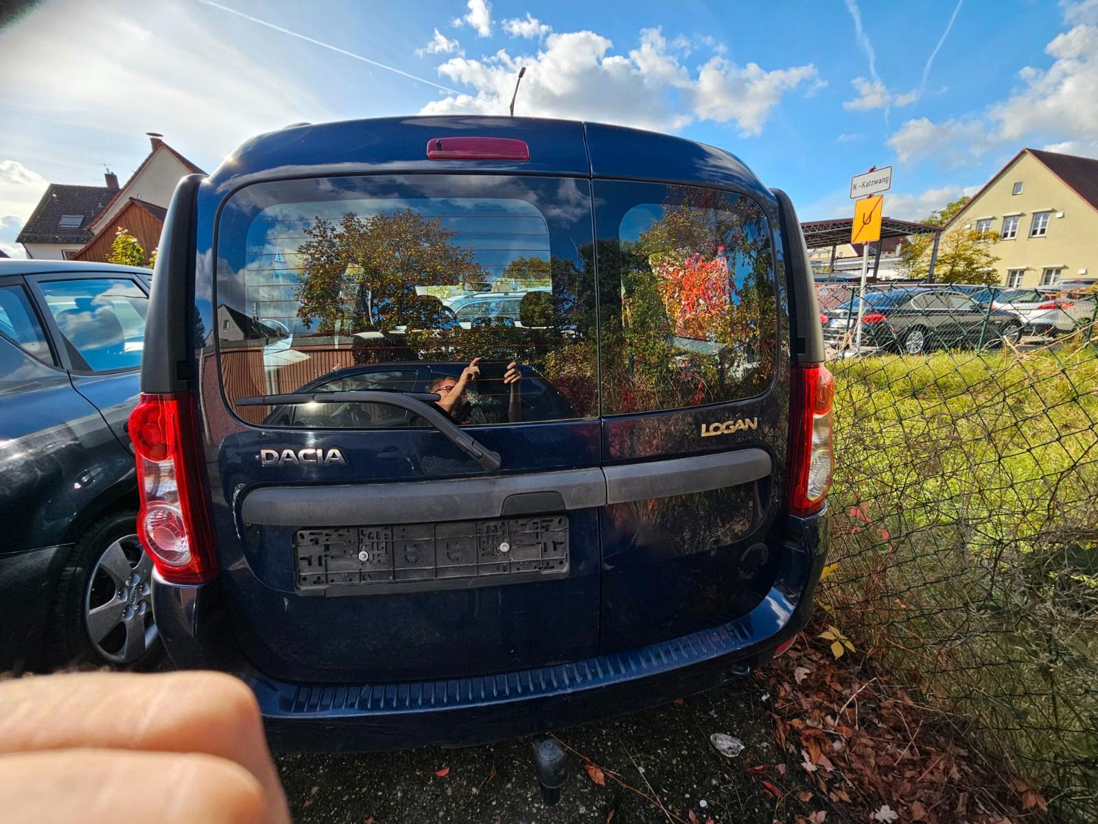 Dacia Logan 2011 — engine 1.598 cm³, 84 HP (62kW)