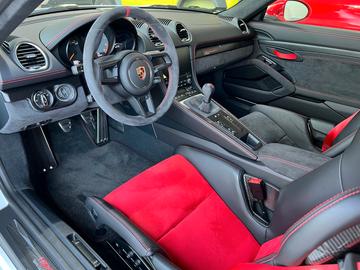 صورة 9 لـ 2020 Porsche CAYMAN