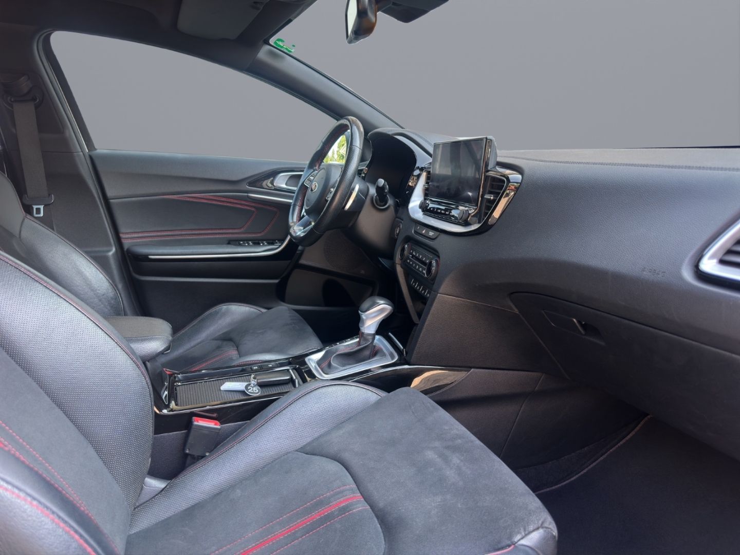 Fahrzeugabbildung Kia ProCeed GT 1.6 T-GDI EU6d-T El. Panodach Navi Le