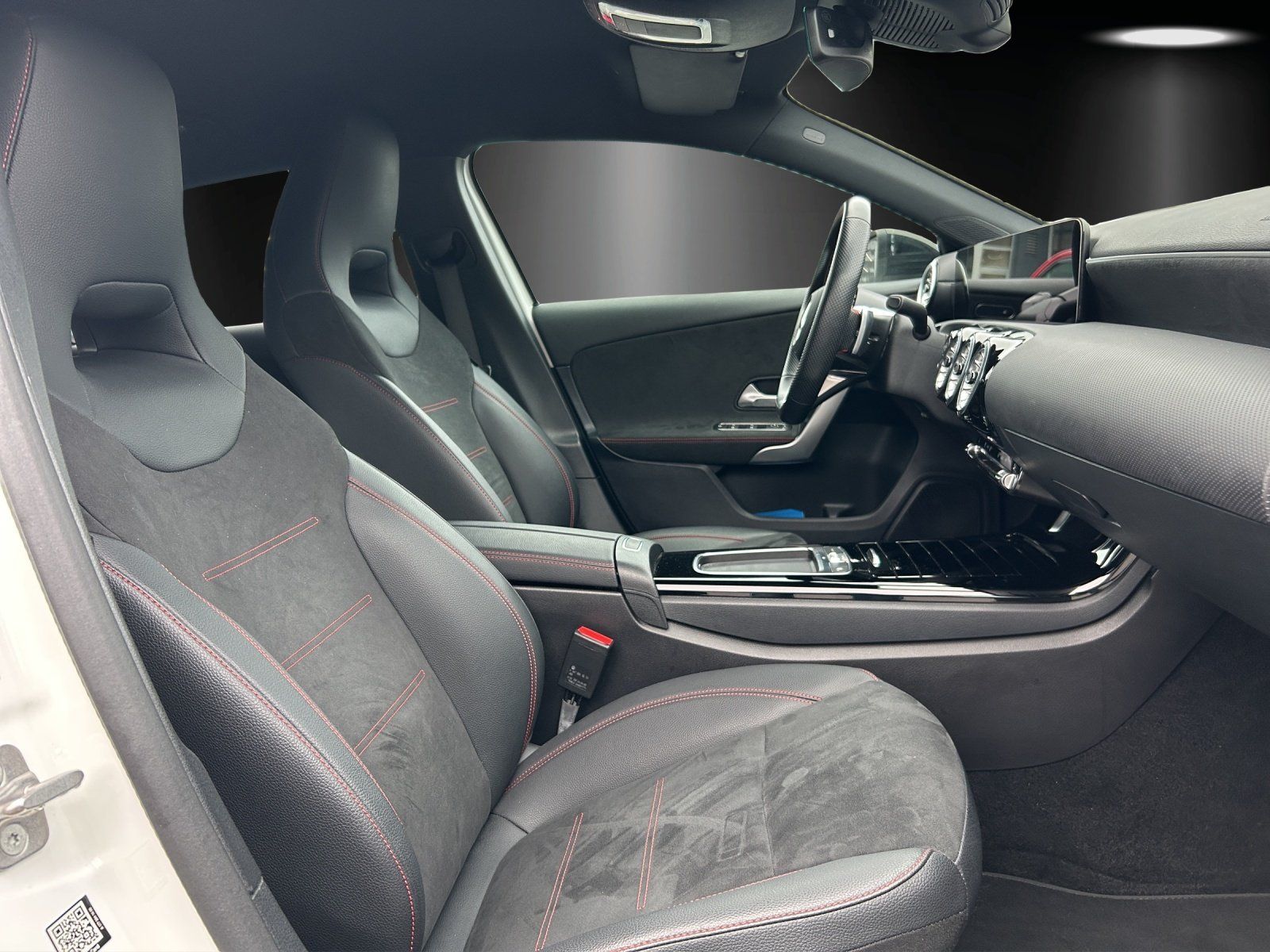 Fahrzeugabbildung Mercedes-Benz A 220 d+AMG KeyGO Totwinkel NIGHT