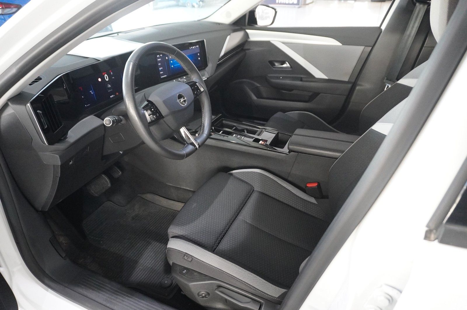 Fahrzeugabbildung Opel Astra L ST 1.5D BUSINESS NAVI/LED/KAMERA/SH/AHK