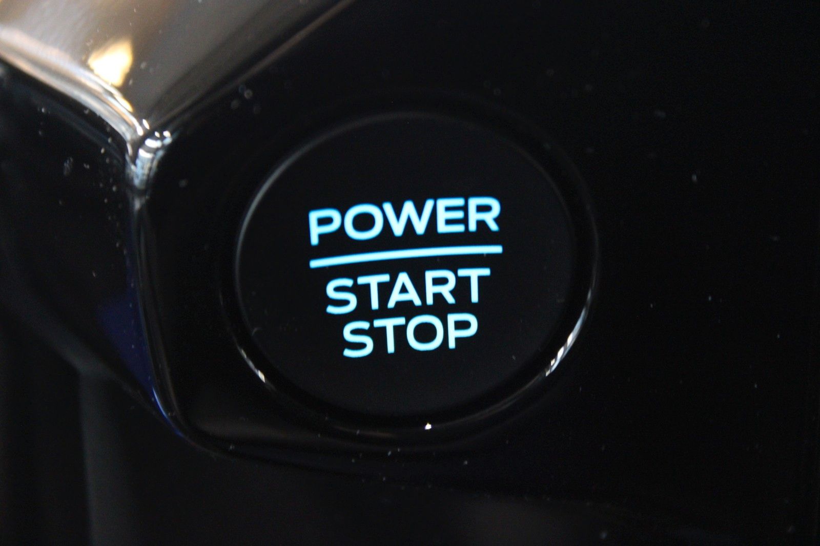 Fahrzeugabbildung Ford Transit Custom Nugget L1 Titanium Aufstelldach