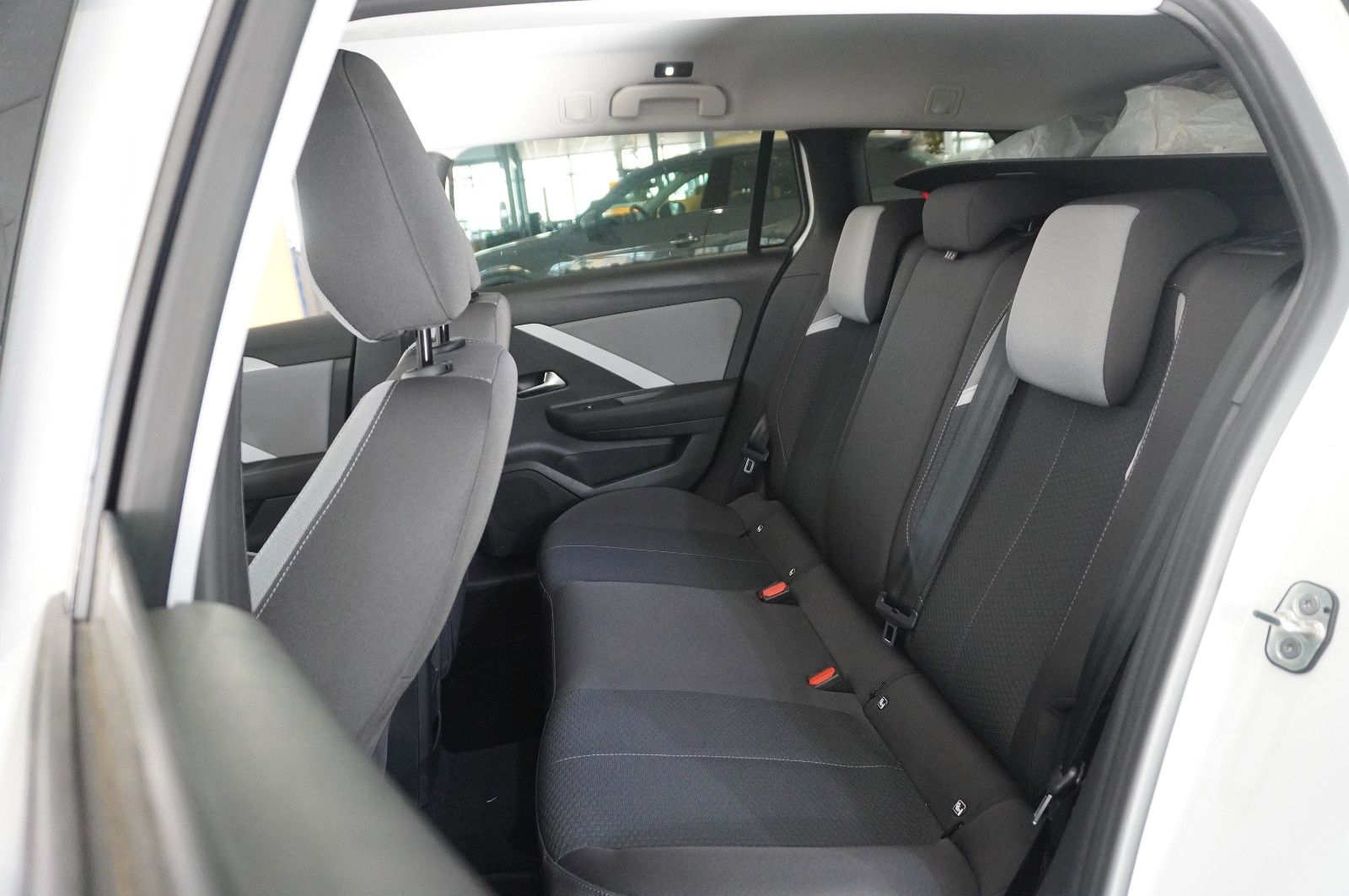 Fahrzeugabbildung Opel Astra L ST 1.5D EDITION NAVI/LED/KAMERA/SHZ/DAB+