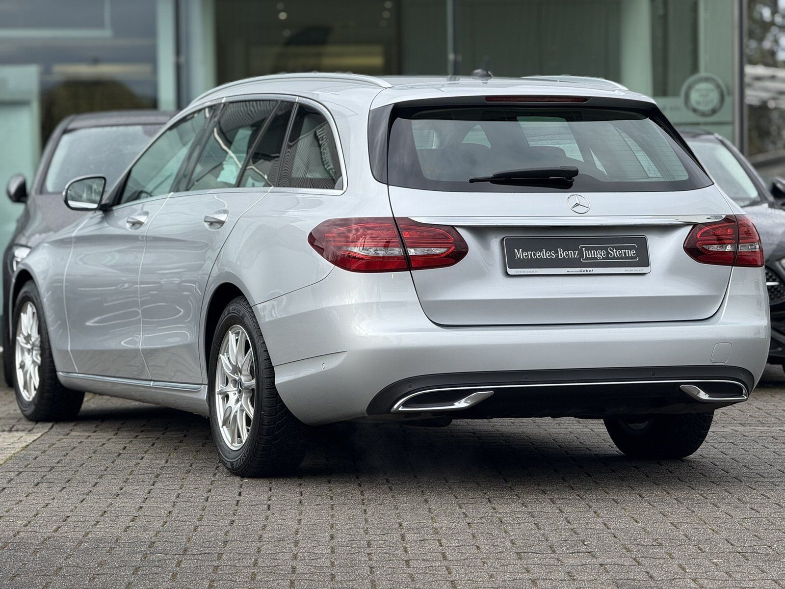 Fahrzeugabbildung Mercedes-Benz C 220 d T AVANTGARDE*LED*KAMERA*NAVI*