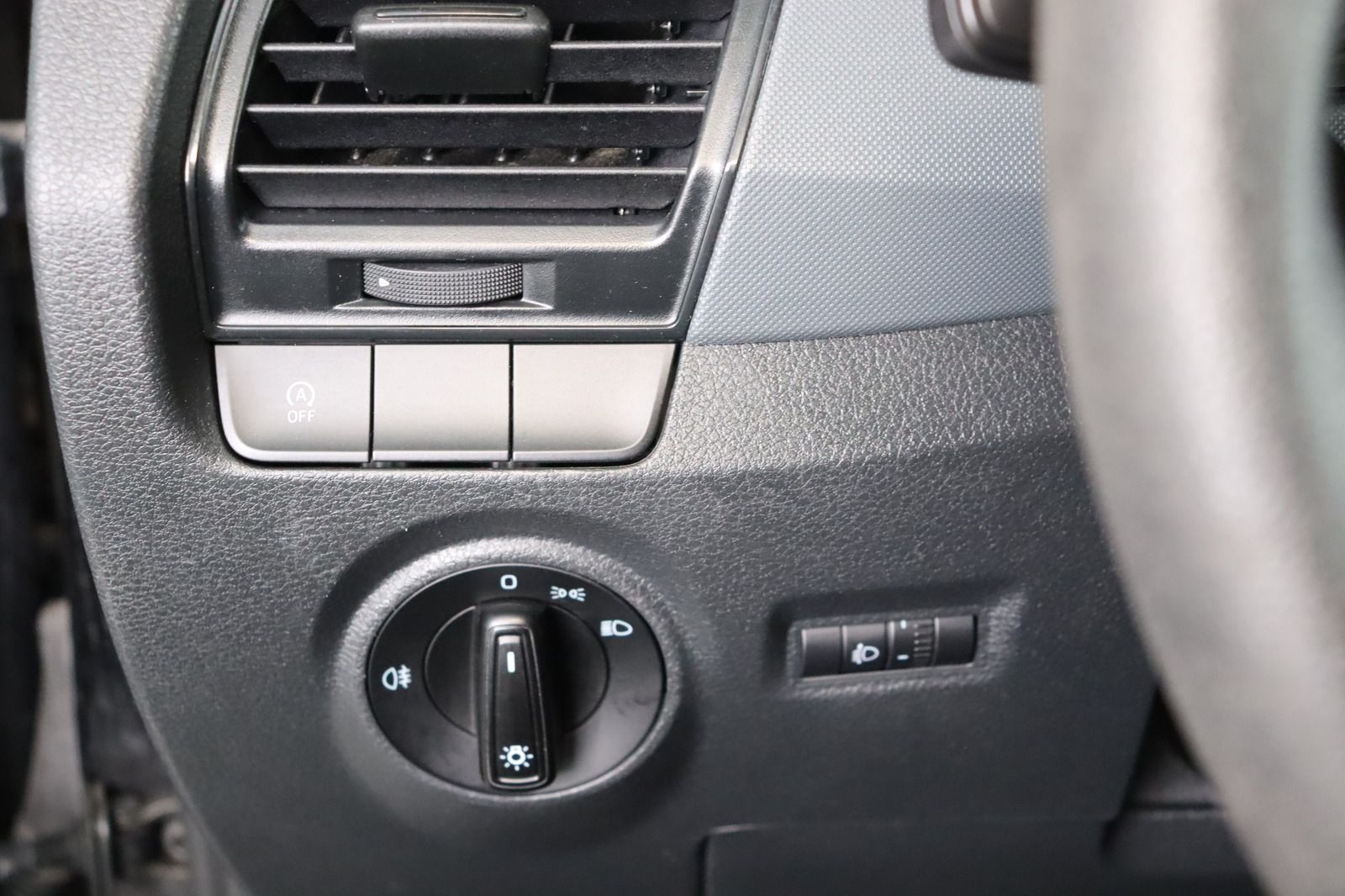 Fahrzeugabbildung SKODA Fabia 1.2 TSI Active Combi 1.Hand