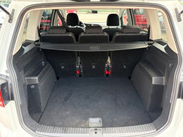 Volkswagen Touran - 9
