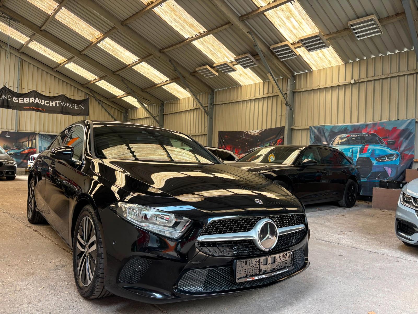 Mercedes-Benz A 200 A Limousine Head-Up Sportsitze Digi Tacho