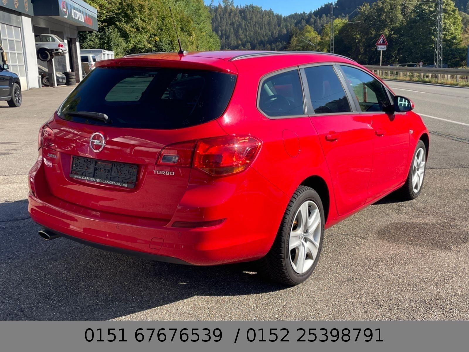 Opel Astra 2011 — photo 9