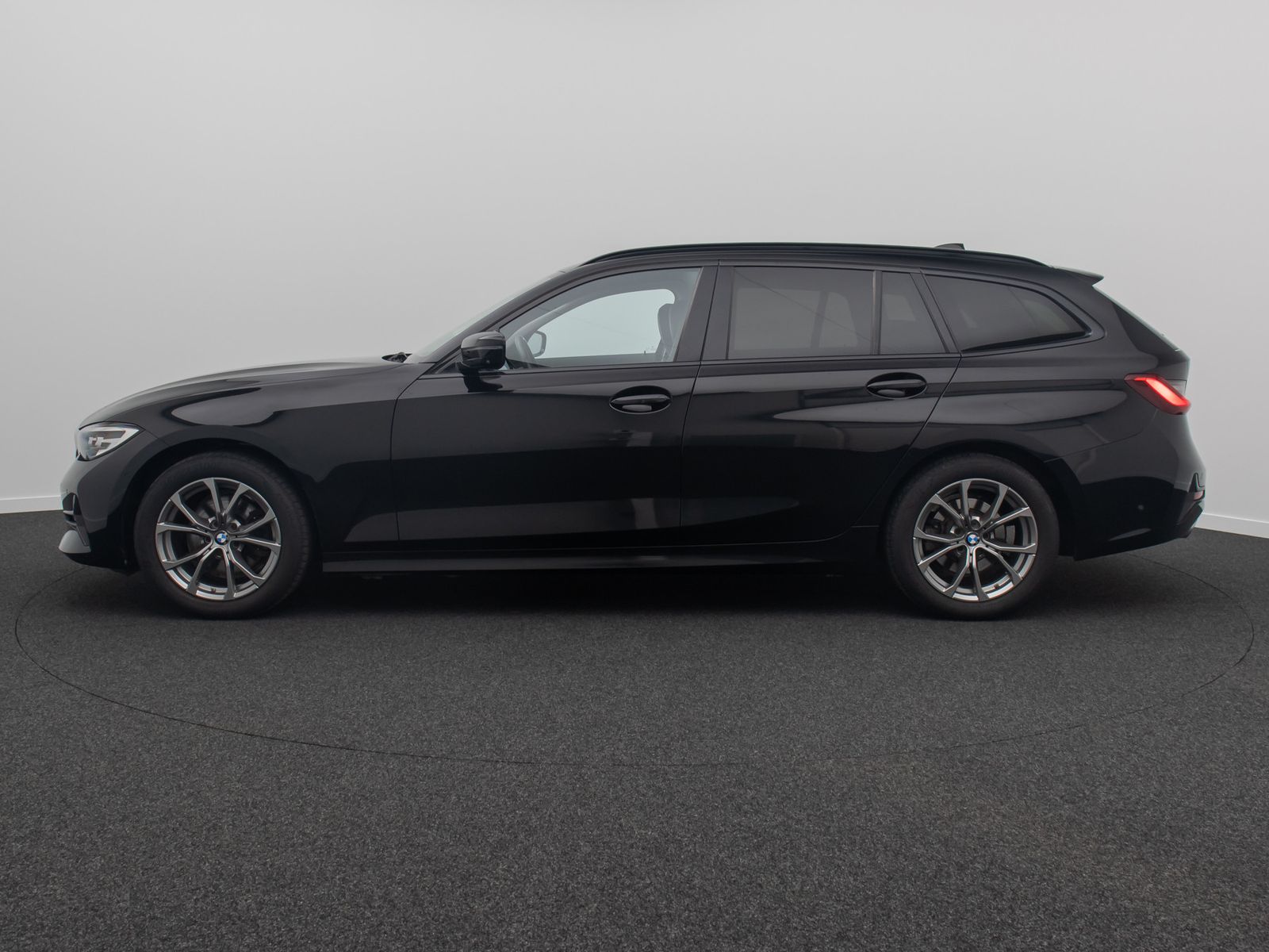 Fahrzeugabbildung BMW 320d Sport Line HUD 360°Komfort DriveAs Cockpit+