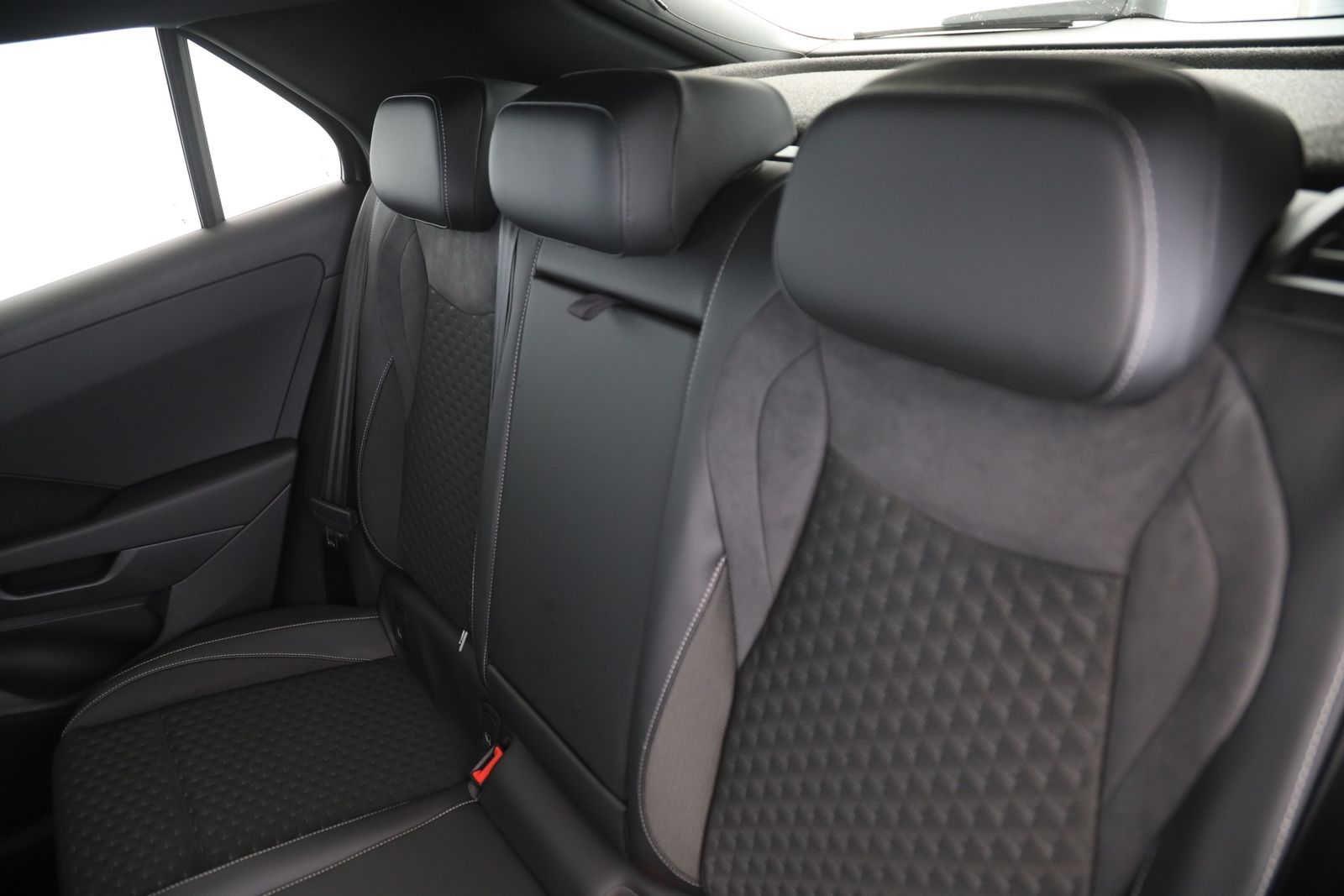 Volkswagen T-Roc - Bild 13