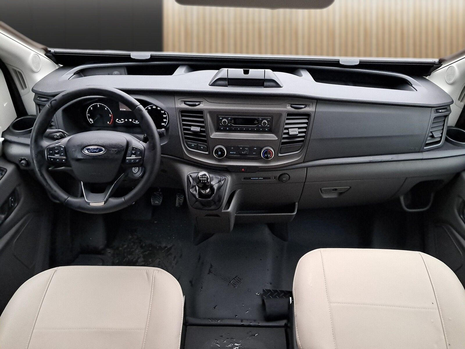 Fahrzeugabbildung Karmann Dexter 4x4 DE 570 AW Klima, RFK, El. Trittstufe