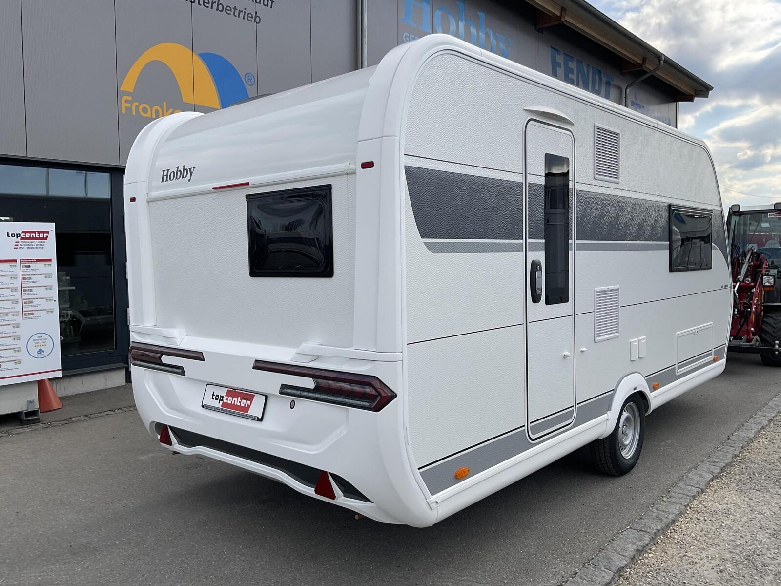 Hobby De Luxe 460 SL 2026er/1500 kg/Elektro-Boiler 14l