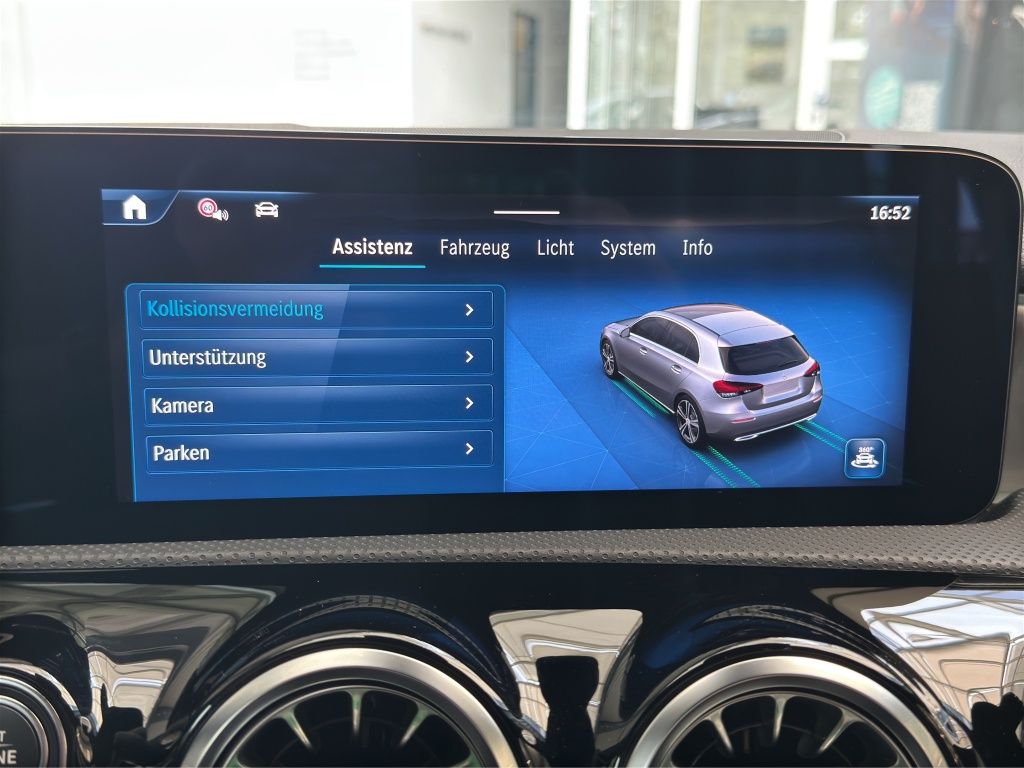 Fahrzeugabbildung Mercedes-Benz A 200 AMG Line*Night Paket*Kamera*KEYLESS-GO