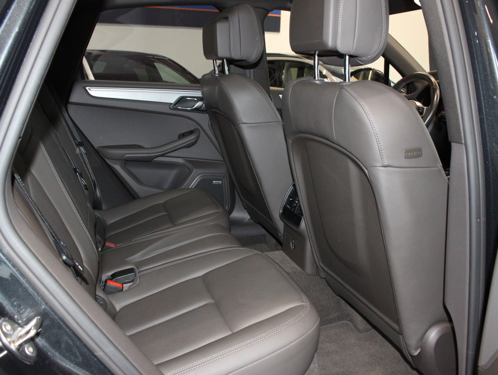 Fahrzeugabbildung Porsche Macan GTS Sport Design Sport Chrono*Pano